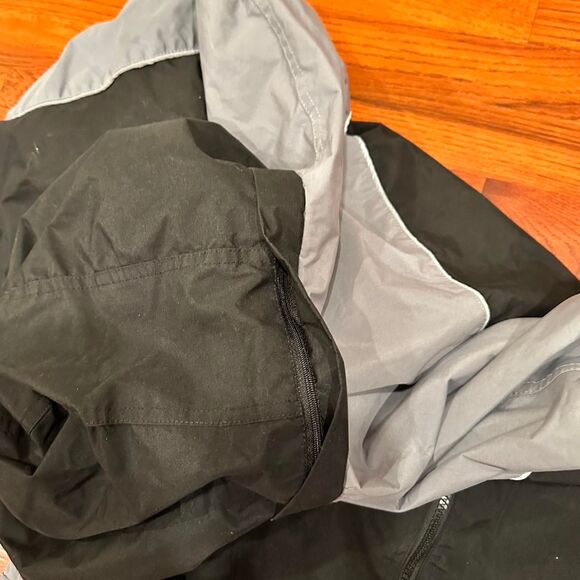 Black and Gray Reflective Embroidered Heavy Ski Puffer Jacket with Fleece Lining - Picture 5 of 6